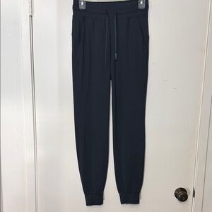 Lululemon Women’s Black Soft Jogger Pants Size 4